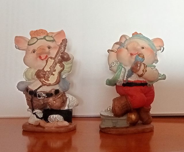 Figure di maiali musicisti in resina