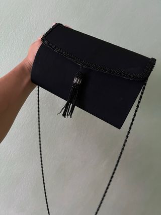 Pochette nera perline tracolla