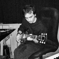 Se dan clases de guitarra en estudio Barcelona.