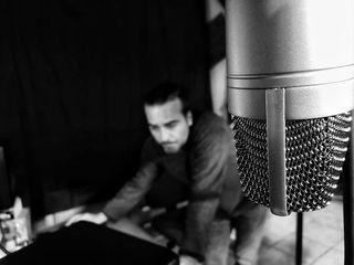 Se dan clases de guitarra en estudio Barcelona.