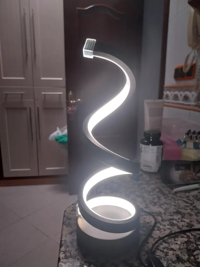 Lámpara espiral mesita noche