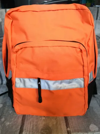 Mochila naranja grande con 2 bolsillos