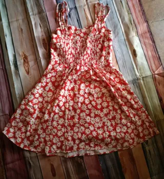 Vestido rojo flores margaritas nuevo