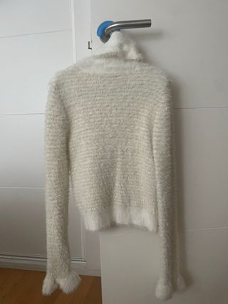 Jersey blanco plateado con volantes