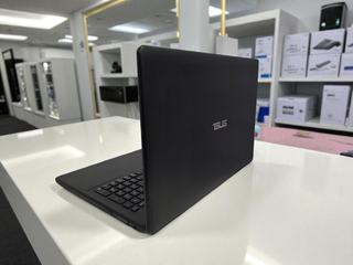 PC  Portatile  Asus AMD A4 i3    16  GB RAM SSD 
