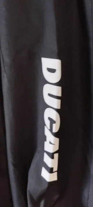 Chaqueta Cortavientos Ducati Negra Impermeable