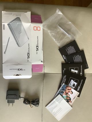 Nintendo DS Lite Caja y Accesorios