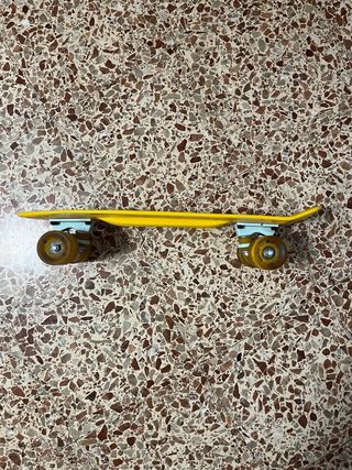Patineta amarilla para niños