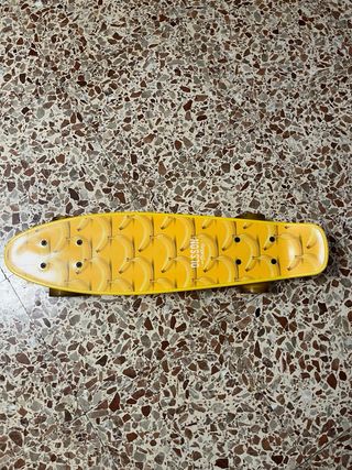 Patineta amarilla para niños