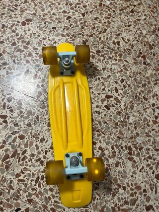 Patineta amarilla para niños