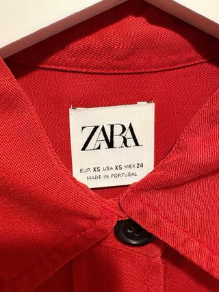 Camisa Zara Roja de corte militar