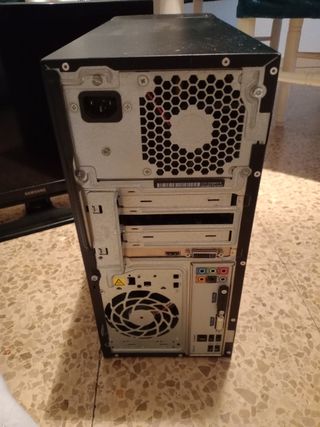 PC y Monitor Samsung Negro