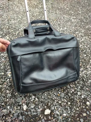 Maleta de viaje negra