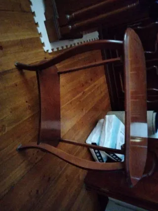 Mesa auxiliar de madera