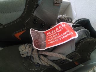 Calzado de seguridad P.U. ultraligero