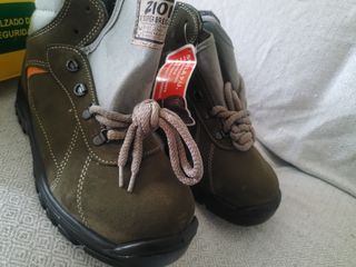 Calzado de seguridad P.U. ultraligero