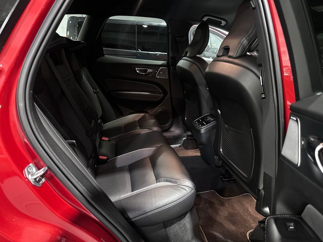 Volvo XC60 2021 B5 AWD