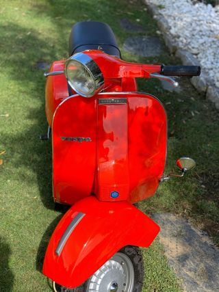 Vespa P200E 