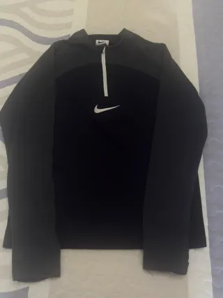 Chaqueta Nike niño negra sin usar