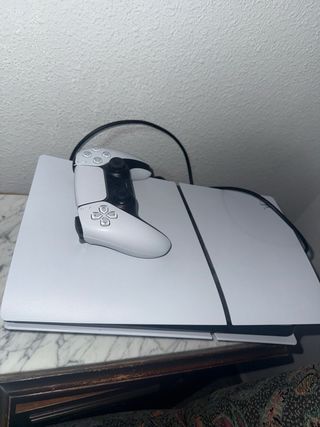 PlayStation 5 con 3 juegos