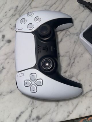 PlayStation 5 con 3 juegos