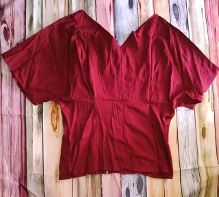 Blusa granate fluida escote pico