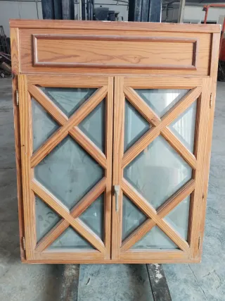 Ventana de madera con diseño medidas
 120 x 150
