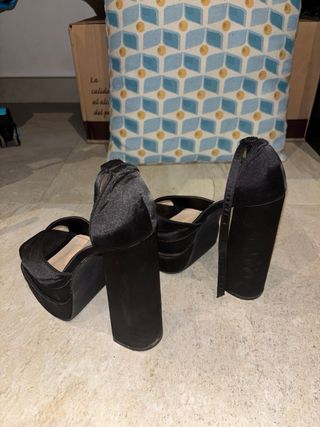 Tacones plataforma negros