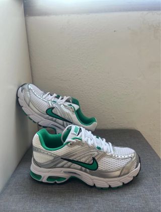 Nike Air Max Moto 2K, Talla 38.5