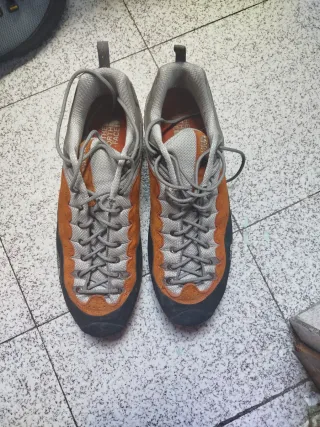 Zapatillas The North Face y Simond