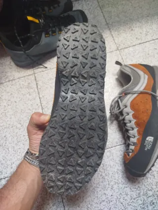 Zapatillas The North Face y Simond