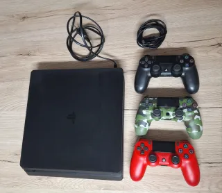 CONSOLA PS4 Slim 1TB + 3 Mandos
