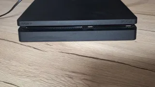 CONSOLA PS4 Slim 1TB + 3 Mandos