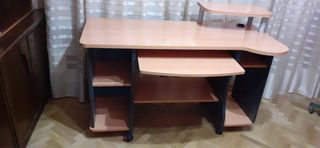 Mesa de escritorio madera y metal