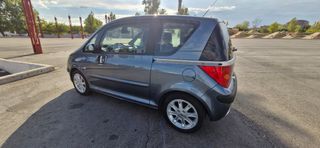 Peugeot 1007 2005