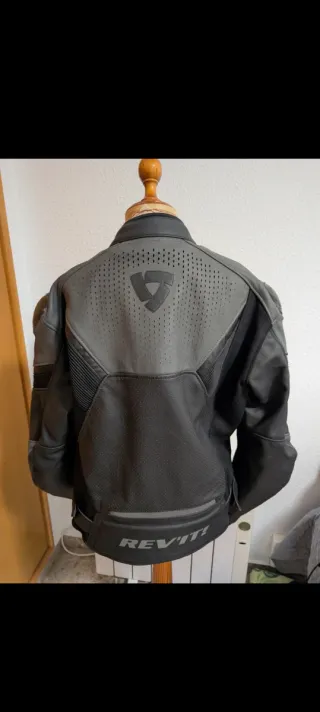 Chaqueta Moto Piel Rev'it Matador nueva.