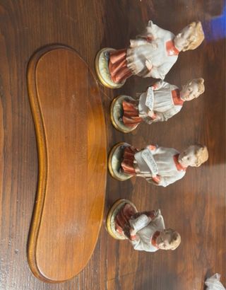 Gruppo statuine Capodimonte bambini coro