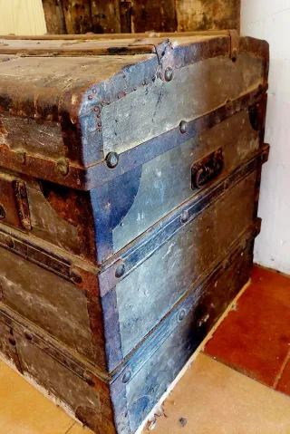 Baúl de viaje antiguo