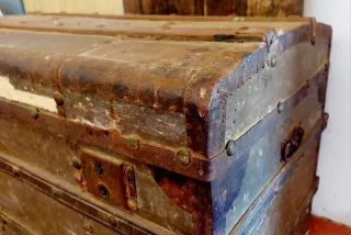 Baúl de viaje antiguo