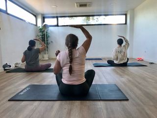 Clases de Kundalini Yoga - Equilibrio y Bienestar 