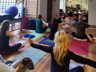 Clases de Kundalini Yoga - Equilibrio y Bienestar 