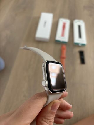 Apple Watch SE (Gen 2) 40mm Gris + 2 correas 