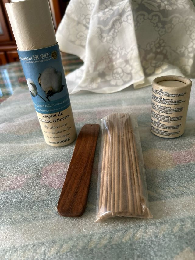 25 palos de incienso con peana de madera