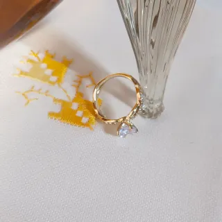 Anillo bañado en oro 14k con circonita