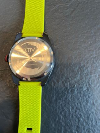 Reloj Quiksilver Negro y Amarillo