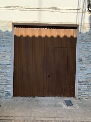 Puerta de garaje metálica