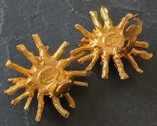Pendientes Clip Brutalistas Linda Hattab Dorados 