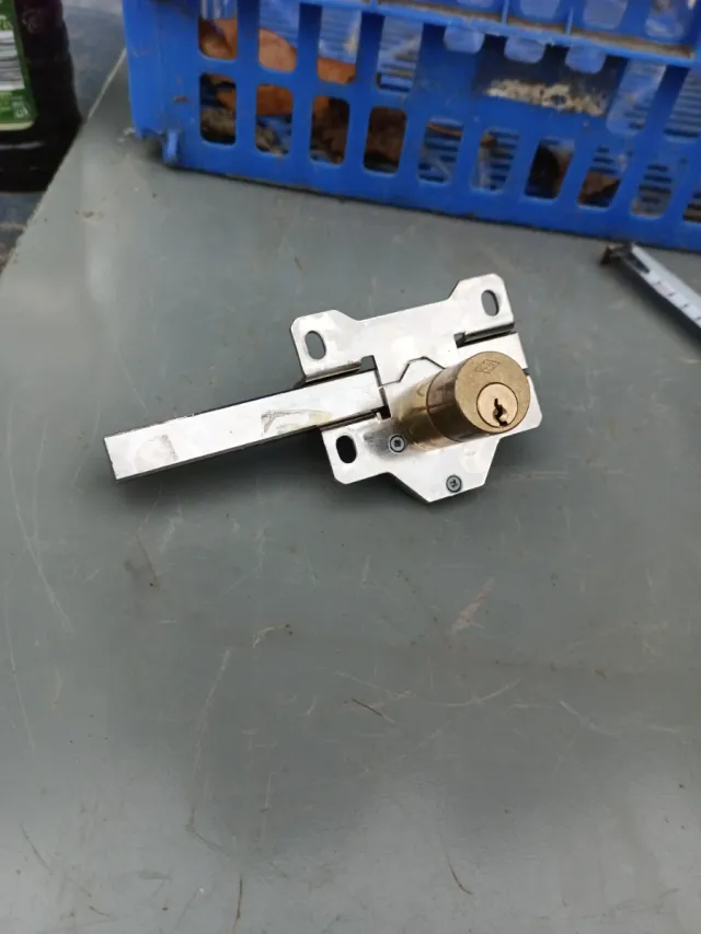 Cerradura CAYS, cerrojo de seguridad.