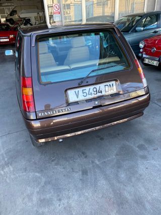 Renault super 5 baccara