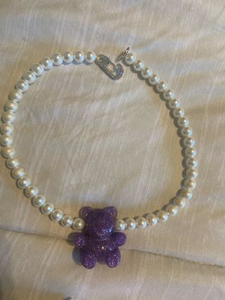 Collar perlas oso morado Bimba y Lola